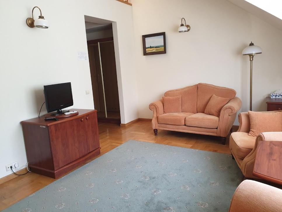 Palac Pod Kampinosem - Blisko Warszawy Leszno (Masovia) Exterior foto
