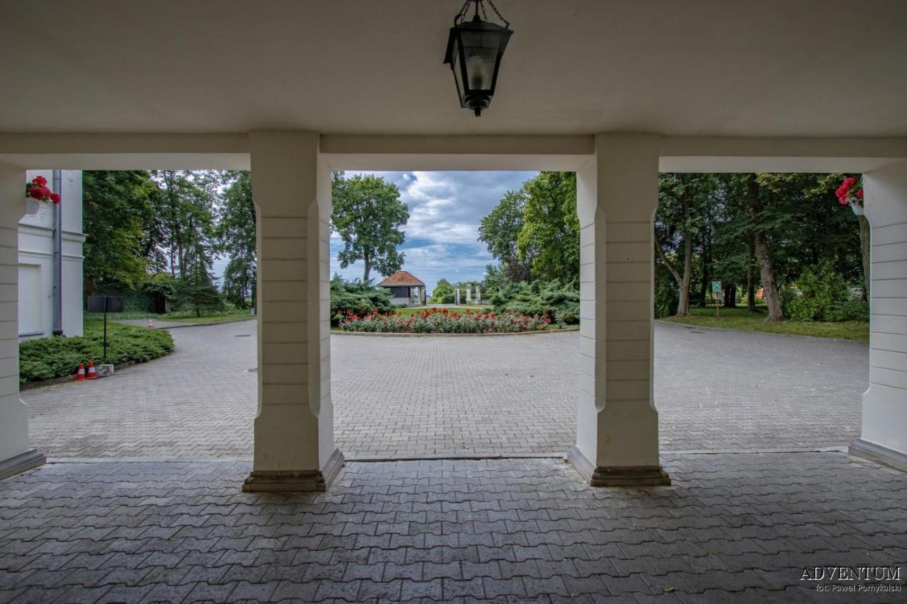 Palac Pod Kampinosem - Blisko Warszawy Leszno (Masovia) Exterior foto